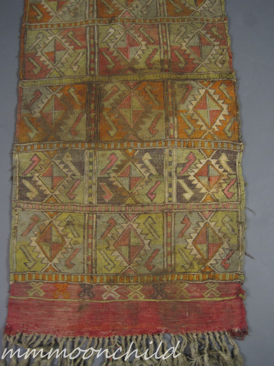 Vintage Collectible Hand woven Throw Rug HM31 Vintage Collectible Hand woven Throw Rug HM31