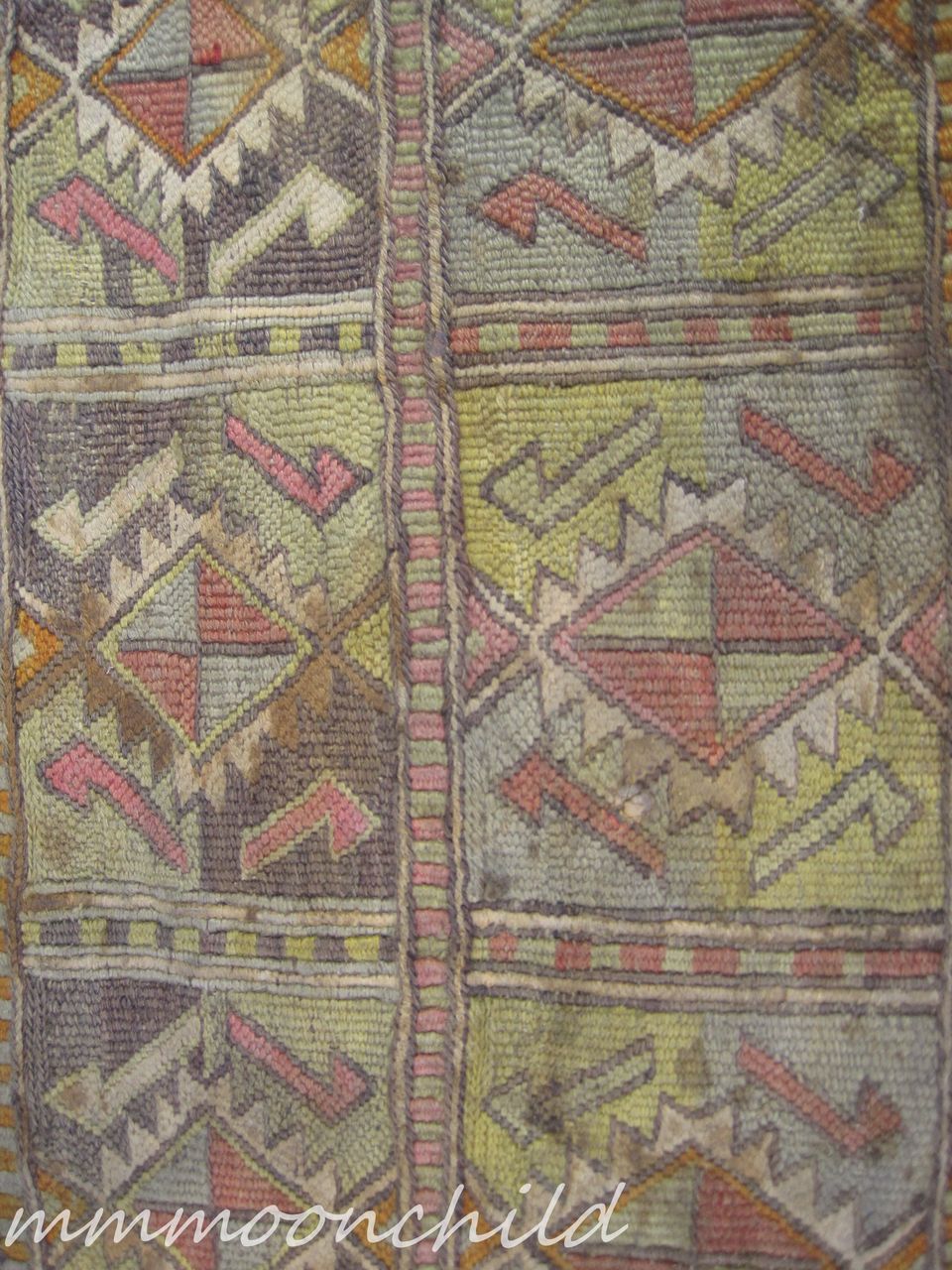 Vintage Collectible Hand woven Throw Rug HM31 Vintage Collectible Hand woven Throw Rug HM31
