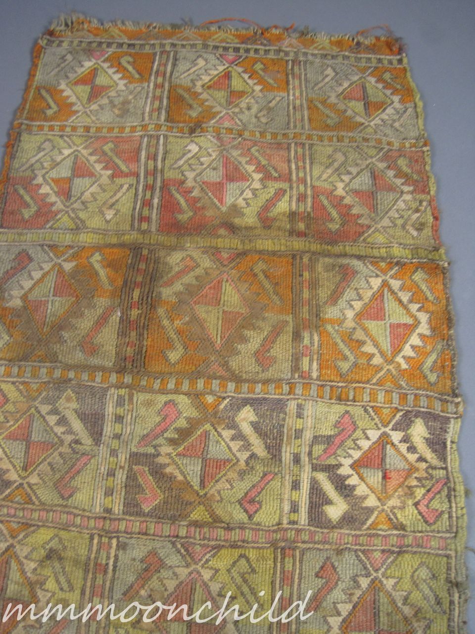 Vintage Collectible Hand woven Throw Rug HM31 Vintage Collectible Hand woven Throw Rug HM31