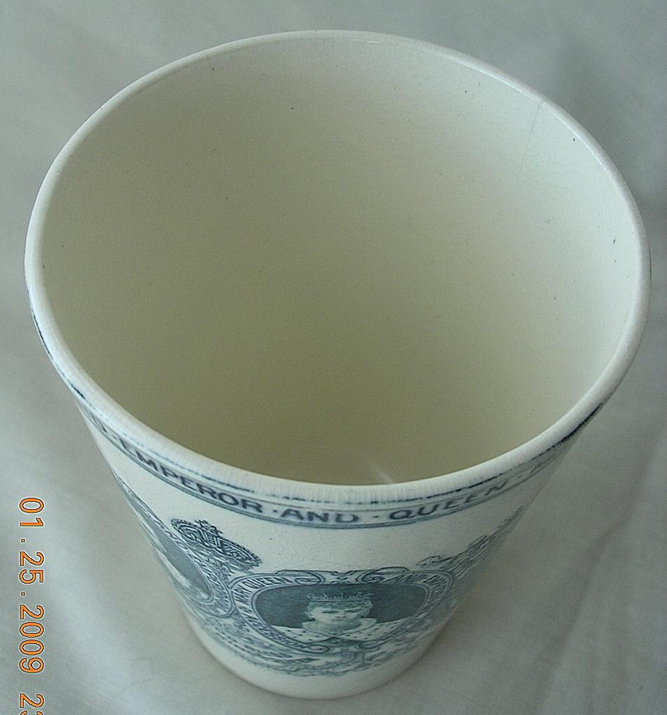 1910 Copeland Spode Coronation Beaker George V th 1910 Copeland Spode Coronation Beaker George V th