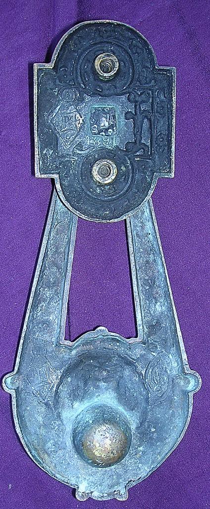 Victorian Art Nouveau Brass Door Knocker Victorian Art Nouveau Brass Door Knocker