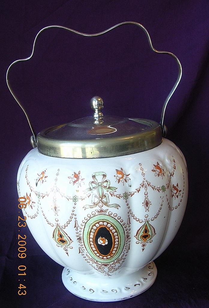 1909 Edwardian Period Devon Ware Biscuit Barrel 1909 Edwardian Period Devon Ware Biscuit Barrel