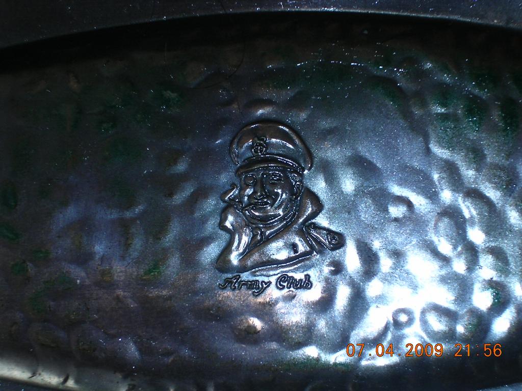 Vintage ARMY CLUB Cigarettes Desk Tin Circa 1910-1920 Vintage ARMY CLUB Cigarettes Desk Tin Circa 1910-1920