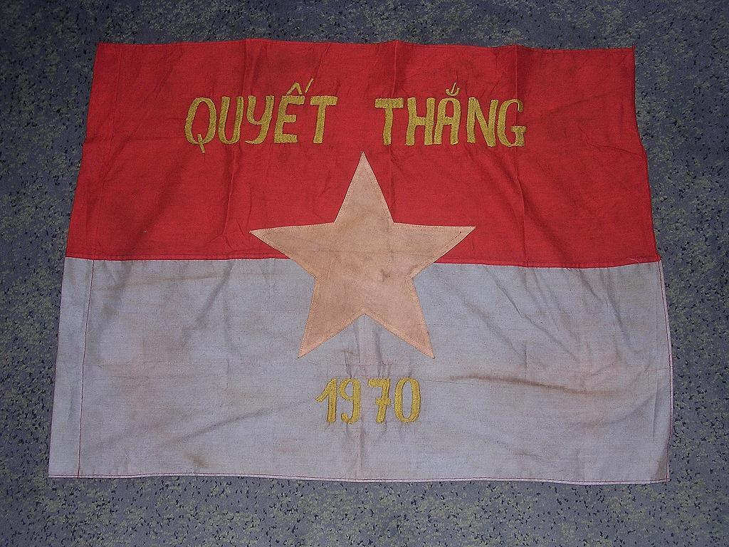 Vietnam War - Rare VIET CONG Flag 'Quyet Thang' 1970 Vietnam War - Rare VIET CONG Flag 'Quyet Thang' 1970