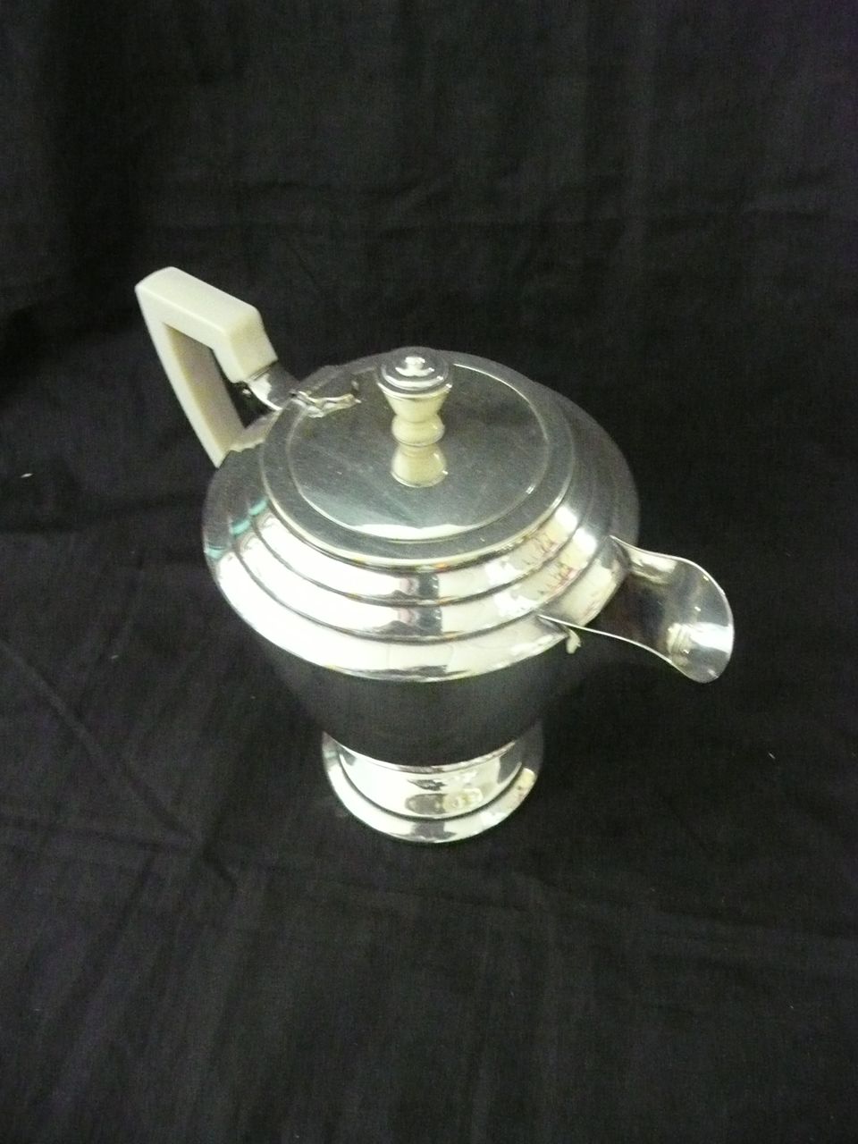 HECWORTH Art Deco Coffee Pot Circa 1930's HECWORTH Art Deco Coffee Pot Circa 1930's