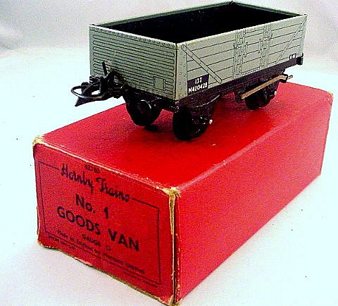 Hornby Trains O Scale Hopper Car in Box Hornby Trains O Scale Hopper Car in Box