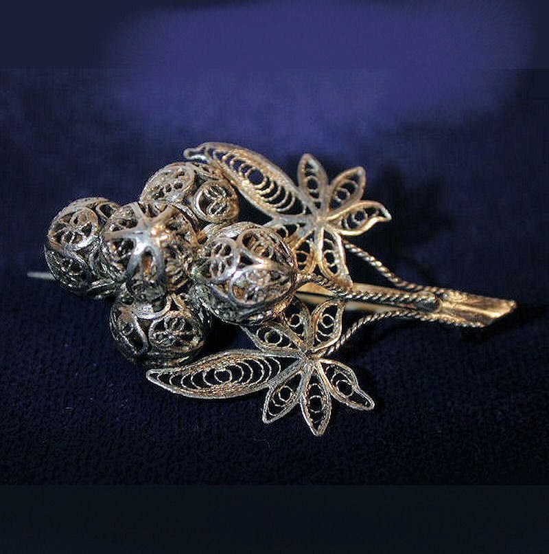 Silver Filigree Brooch Wire Pin Fruit Berry Cluster Silver Filigree Brooch Wire Pin Fruit Berry Cluster