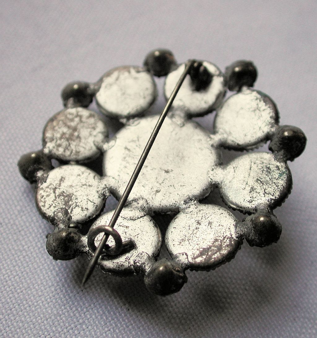 1860s Victorian Faceted Gunmetal French Jet Mourning Brooch 1860s Victorian Faceted Gunmetal French Jet Mourning Brooch