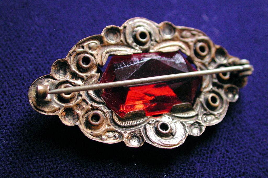 1920s Deco Red Glass and Paste Stones Brooch 1920s Deco Red Glass and Paste Stones Brooch