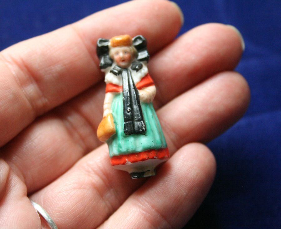 Charming 30's Dutch Girl China Brooch Pin Charming 30's Dutch Girl China Brooch Pin
