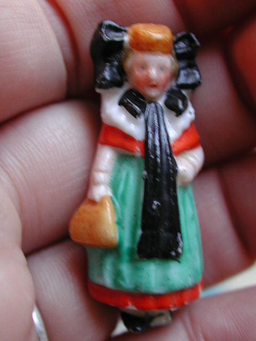 Charming 30's Dutch Girl China Brooch Pin Charming 30's Dutch Girl China Brooch Pin