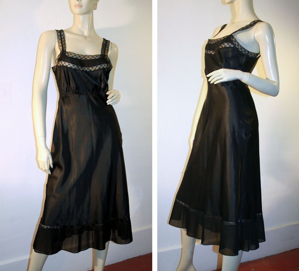 Silky Black Nylon 40's Barbizon Camilee Slip S Silky Black Nylon 40's Barbizon Camilee Slip S