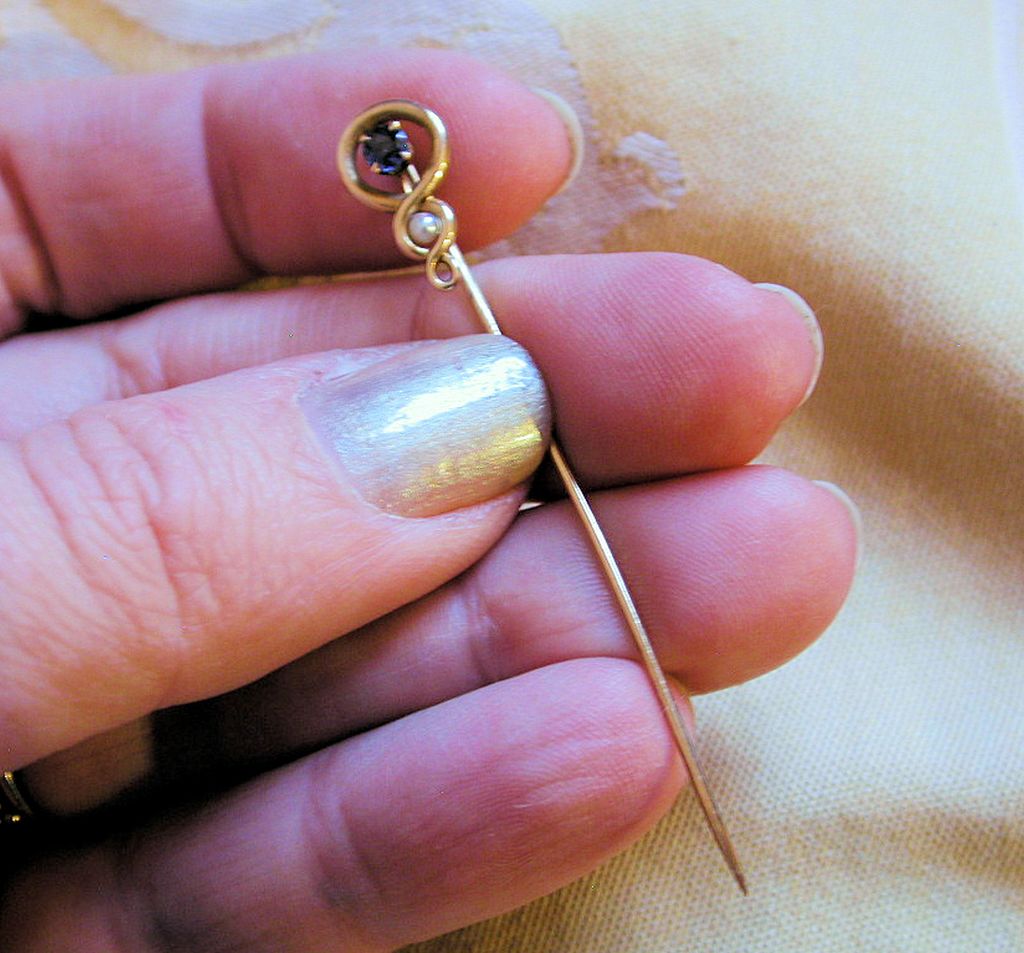 Victorian 14K Gold Pearl and Amethyst Stick Pin Victorian 14K Gold Pearl and Amethyst Stick Pin