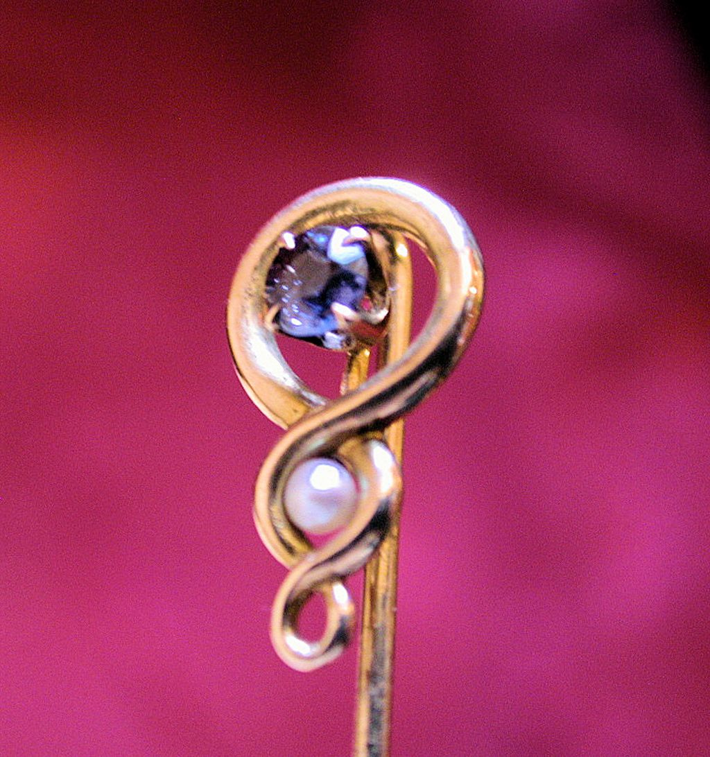 Victorian 14K Gold Pearl and Amethyst Stick Pin Victorian 14K Gold Pearl and Amethyst Stick Pin
