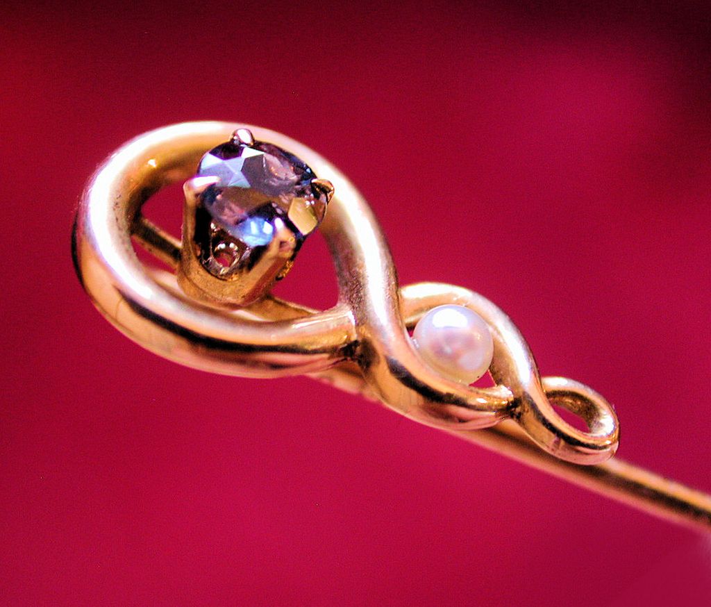 Victorian 14K Gold Pearl and Amethyst Stick Pin Victorian 14K Gold Pearl and Amethyst Stick Pin