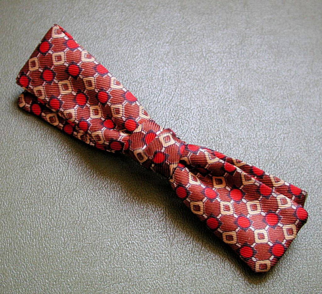 40's Wembley Brown Red Print Silk Bow Tie 40's Wembley Brown Red Print Silk Bow Tie