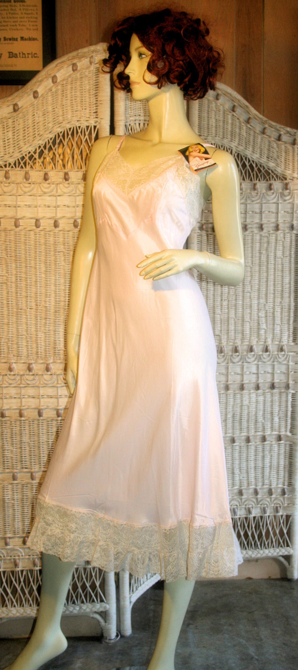 40s NOS Seamprufe Slip Pink Rayon Lace with Tags 34 S 40s NOS Seamprufe Slip Pink Rayon Lace with Tags 34 S
