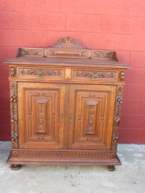 HAND CARVED ANTIQUE HUTCH BUFFET WITH STAINED GLASS