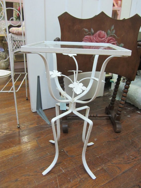 Cutest Vintage Wrought Iron Table...Metal Leaves...Glass Top Cutest Vintage Wrought Iron Table...Metal Leaves...Glass Top