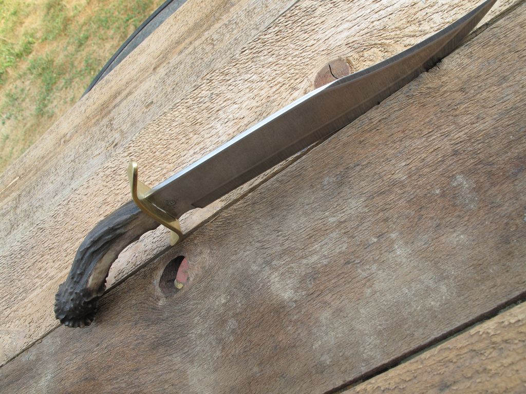Great Bowie Knife 9 inch Blade and Stag Handle Great Bowie Knife 9 inch Blade and Stag Handle