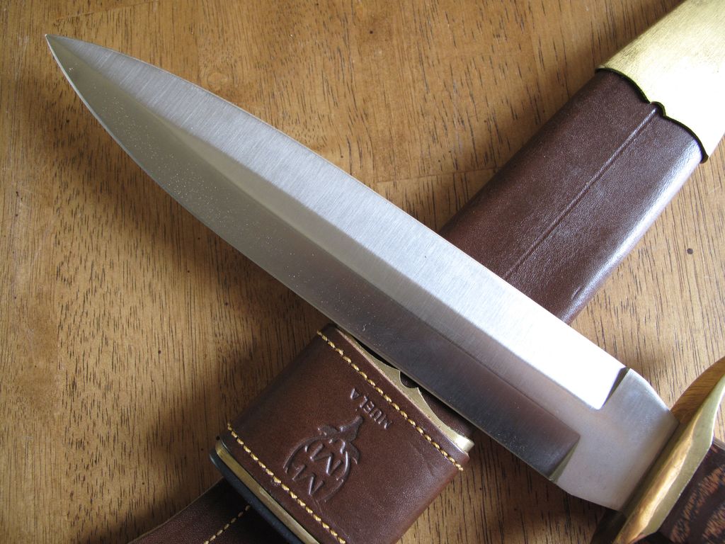 Spanish Made Muela Dagger Fine Molybdenum Vanadium Steel Blade with Leather Sheath Spanish Made Muela Dagger Fine Molybdenum Vanadium Steel Blade with Leather Sheath