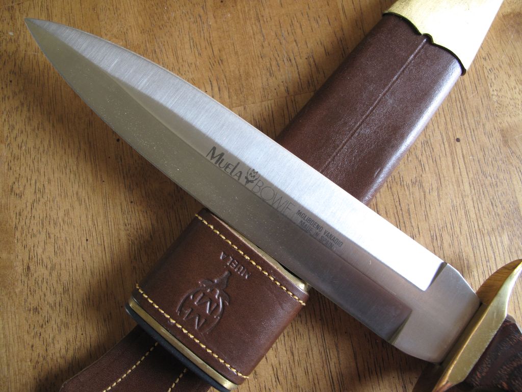 Spanish Made Muela Dagger Fine Molybdenum Vanadium Steel Blade with Leather Sheath Spanish Made Muela Dagger Fine Molybdenum Vanadium Steel Blade with Leather Sheath