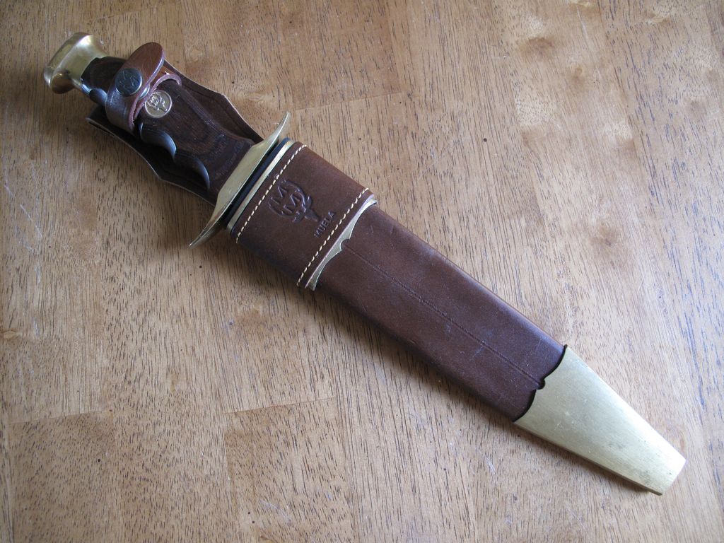Spanish Made Muela Dagger Fine Molybdenum Vanadium Steel Blade with Leather Sheath Spanish Made Muela Dagger Fine Molybdenum Vanadium Steel Blade with Leather Sheath