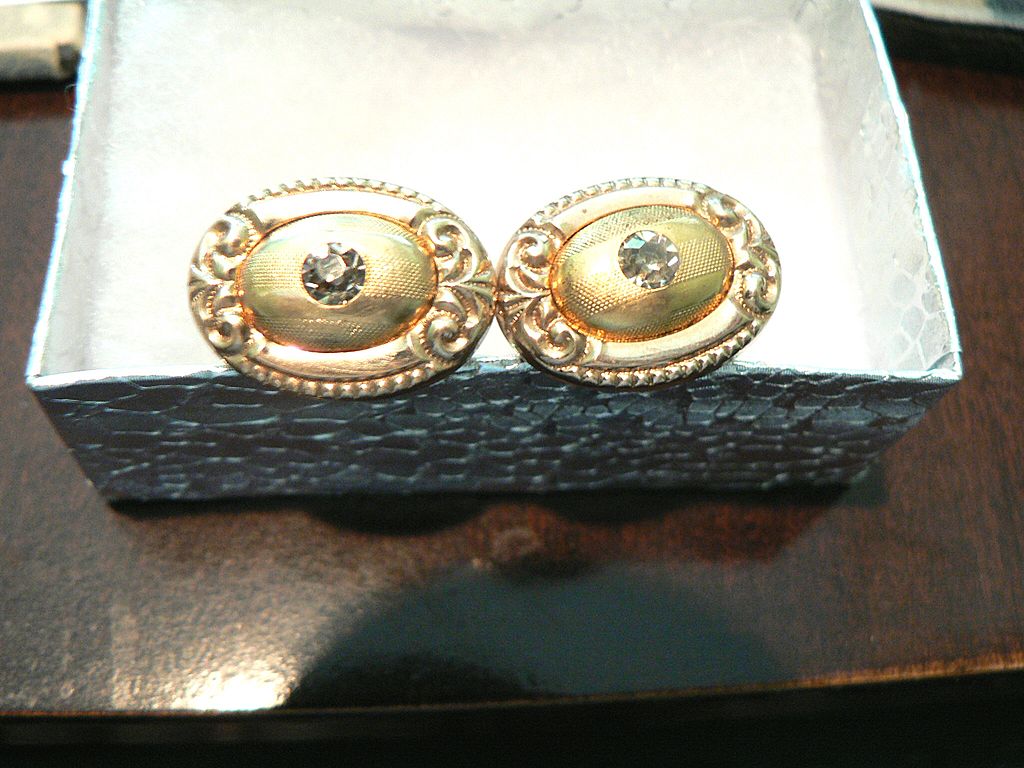 Beautiful Victorian Gold Fill Vintage Cufflinks with White Crystal Stone Beautiful Victorian Gold Fill Vintage Cufflinks with White Crystal Stone