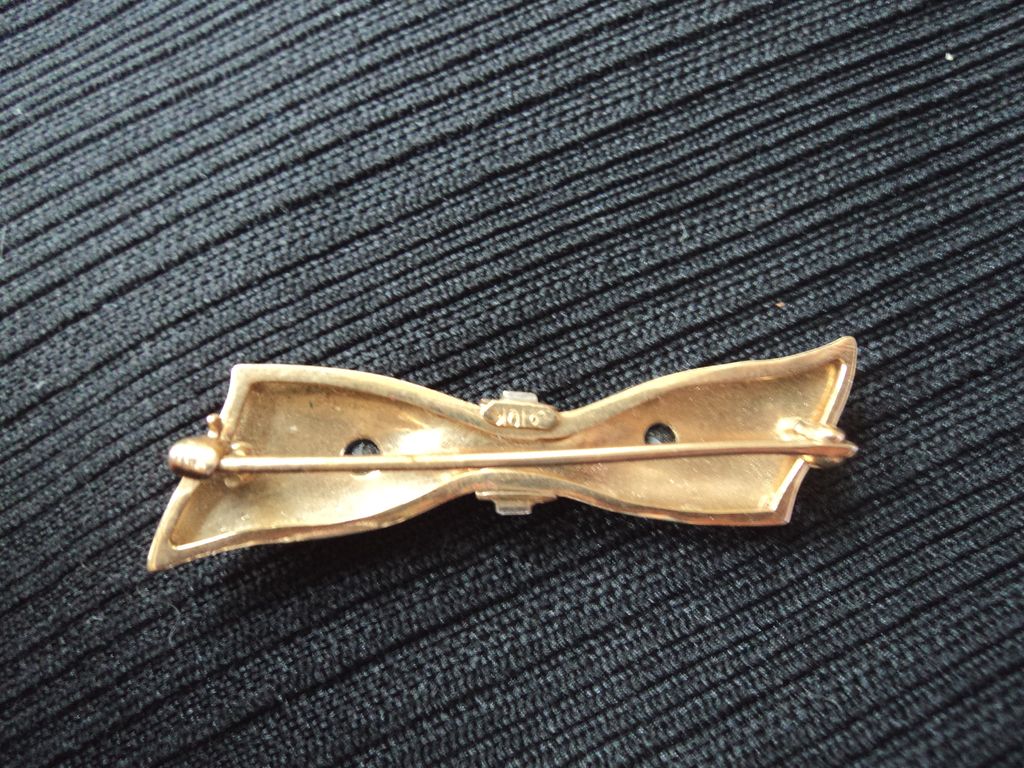Vintage 10K Solid Yellow and White Gold & Sapphire Bowtie Pin Vintage 10K Solid Yellow and White Gold & Sapphire Bowtie Pin