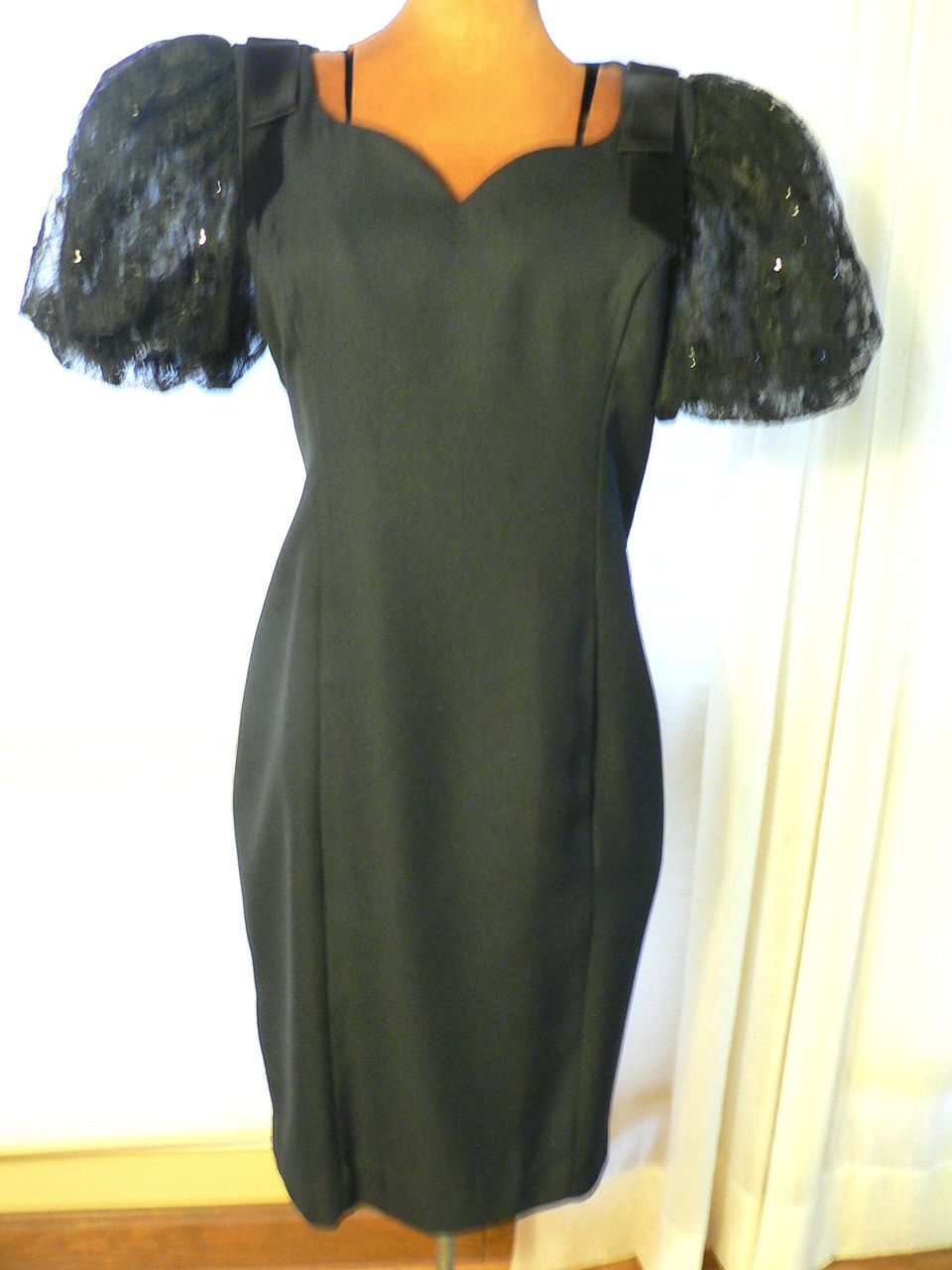 1980s Jessica Howard Sequin Sleeved Black Wiggle Cocktail Dress Sz 6