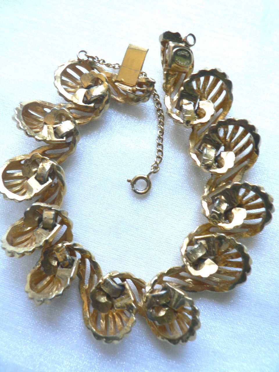 Vintage Designer Signed "HATTIE CARNEGIE" Two Toned Gold Bracelet Vintage Designer Signed "HATTIE CARNEGIE" Two Toned Gold Bracelet