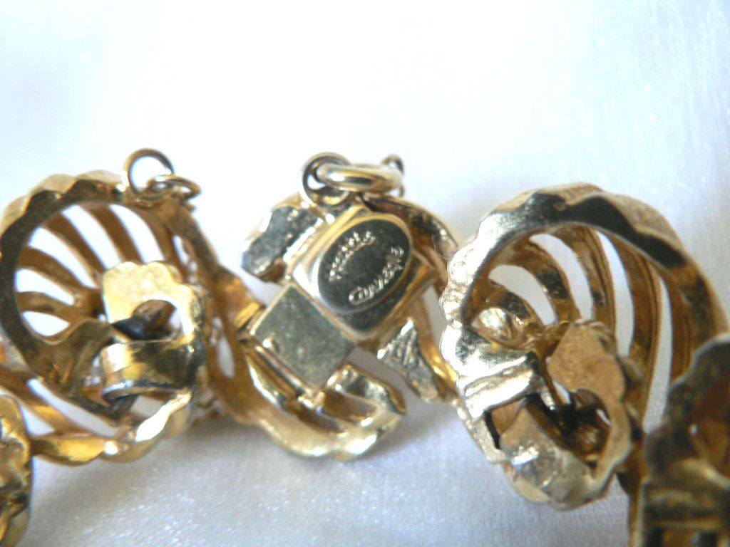 Vintage Designer Signed "HATTIE CARNEGIE" Two Toned Gold Bracelet Vintage Designer Signed "HATTIE CARNEGIE" Two Toned Gold Bracelet