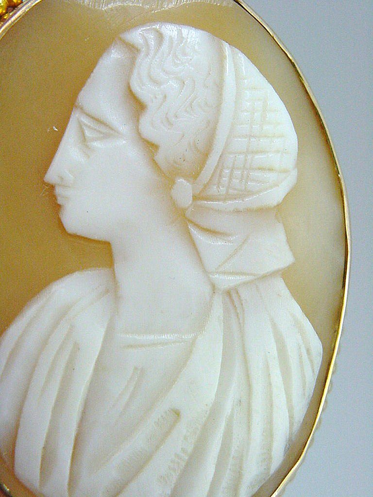 10k Gold 1920's Cameo of Peasant Woman Pin / Pendant 10k Gold 1920's Cameo of Peasant Woman Pin / Pendant