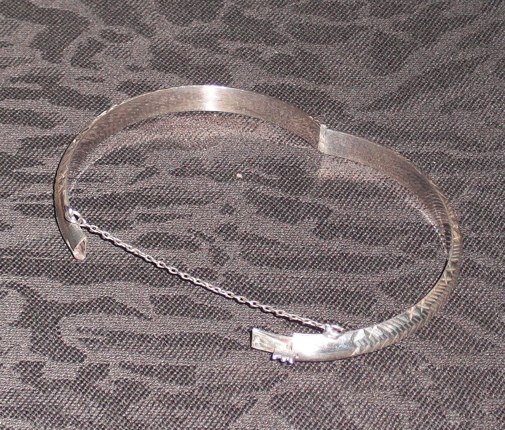 Sterling Silver Hinged Bangle Bracelet - 7.25" Sterling Silver Hinged Bangle Bracelet - 7.25"