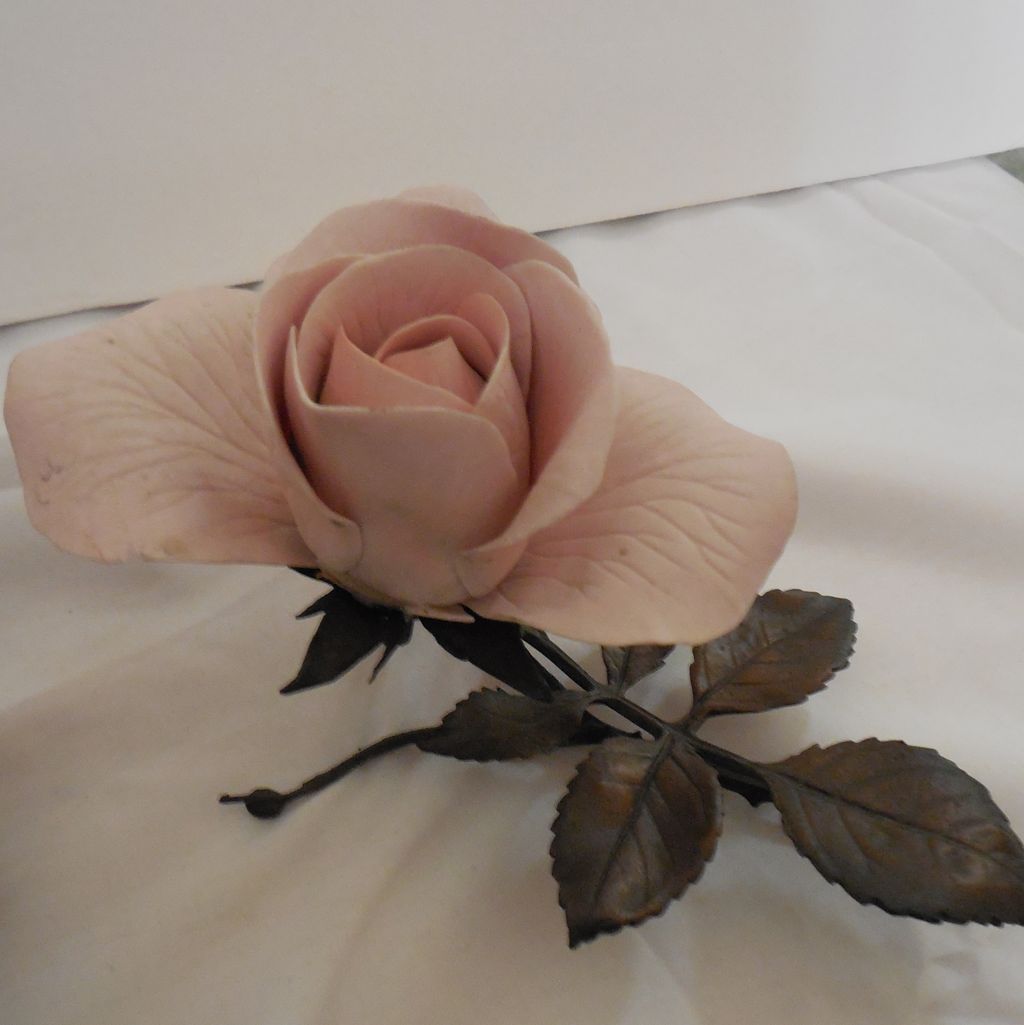 Boehm Roses - Queen Elizabeth and Royal Highness – Pink - Both damaged Boehm Roses - Queen Elizabeth and Royal Highness – Pink - Both damaged