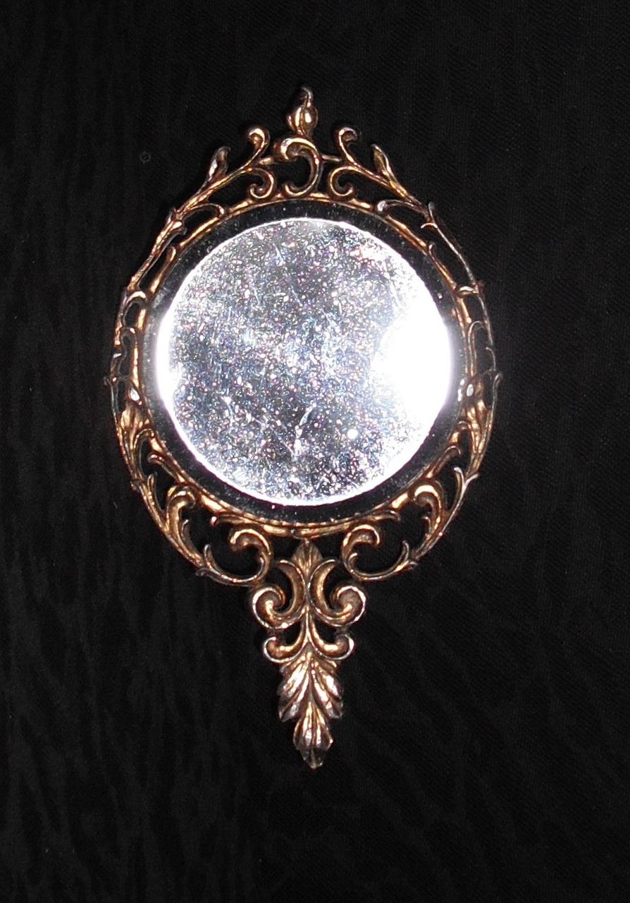 Double Sided Mirror with Short Handle by MUSI Double Sided Mirror with Short Handle by MUSI
