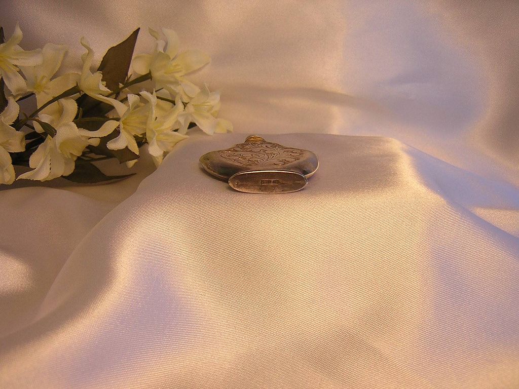 Beautiful Sterling Etched Perfume Bottle w/Applicator Beautiful Sterling Etched Perfume Bottle w/Applicator
