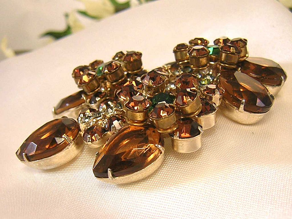 Vintage Dimensional D&E/Juliana Brooch! Vintage Dimensional D&E/Juliana Brooch!