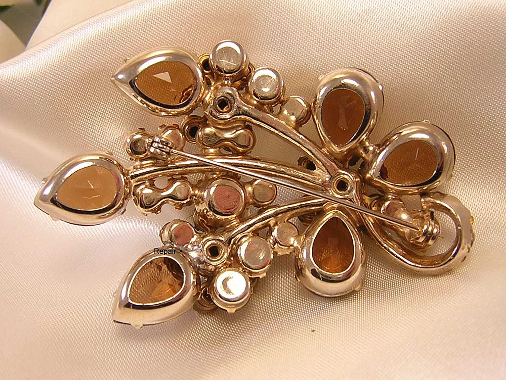 Vintage Dimensional D&E/Juliana Brooch! Vintage Dimensional D&E/Juliana Brooch!