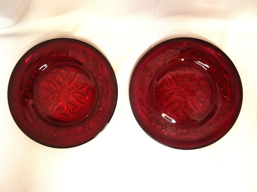 Vintage 1930 McKee Ruby Rock Crystal Plain Flower 7.5 Inch Salad or Dessert Plate Vintage 1930 McKee Ruby Rock Crystal Plain Flower 7.5 Inch Salad or Dessert Plate