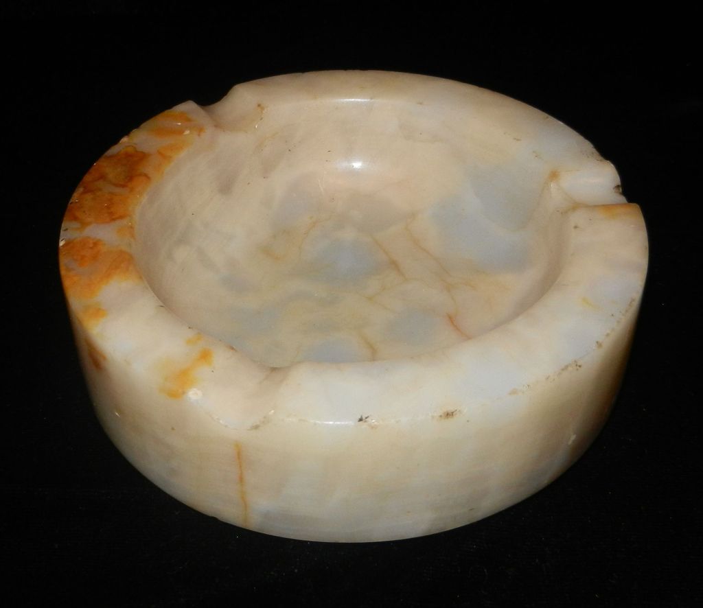 Vintage Round Onyx Table Ashtray Vintage Round Onyx Table Ashtray