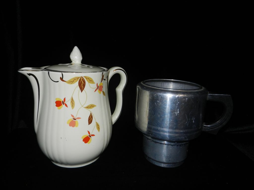 Vintage Jewel Tea, Autumn Leaf Coffee Pot with Metal Drip-O-lator Vintage Jewel Tea, Autumn Leaf Coffee Pot with Metal Drip-O-lator