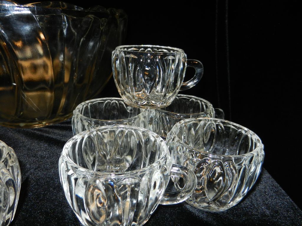Vintage Crystal Punch Bowl Set Vintage Crystal Punch Bowl Set