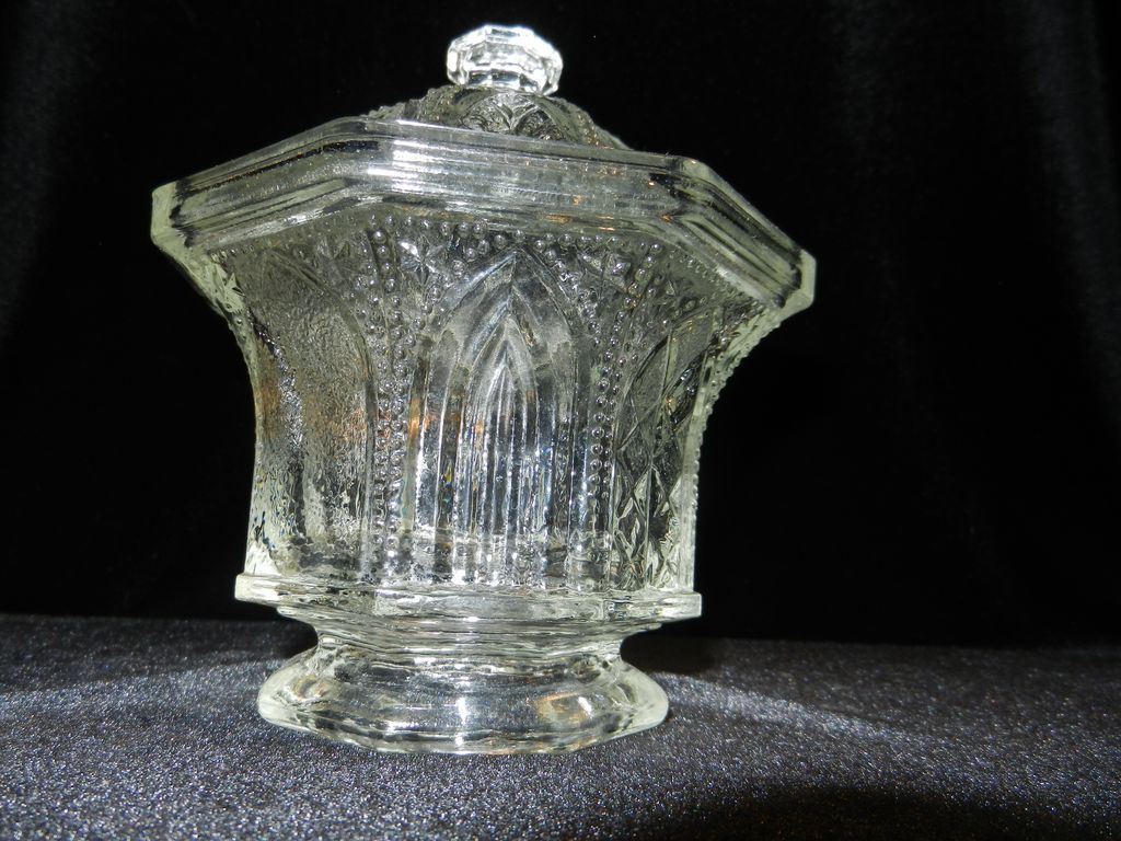 Vintage Avon Limited Edition Covered Candy or Sugar Bowl Vintage Avon Limited Edition Covered Candy or Sugar Bowl