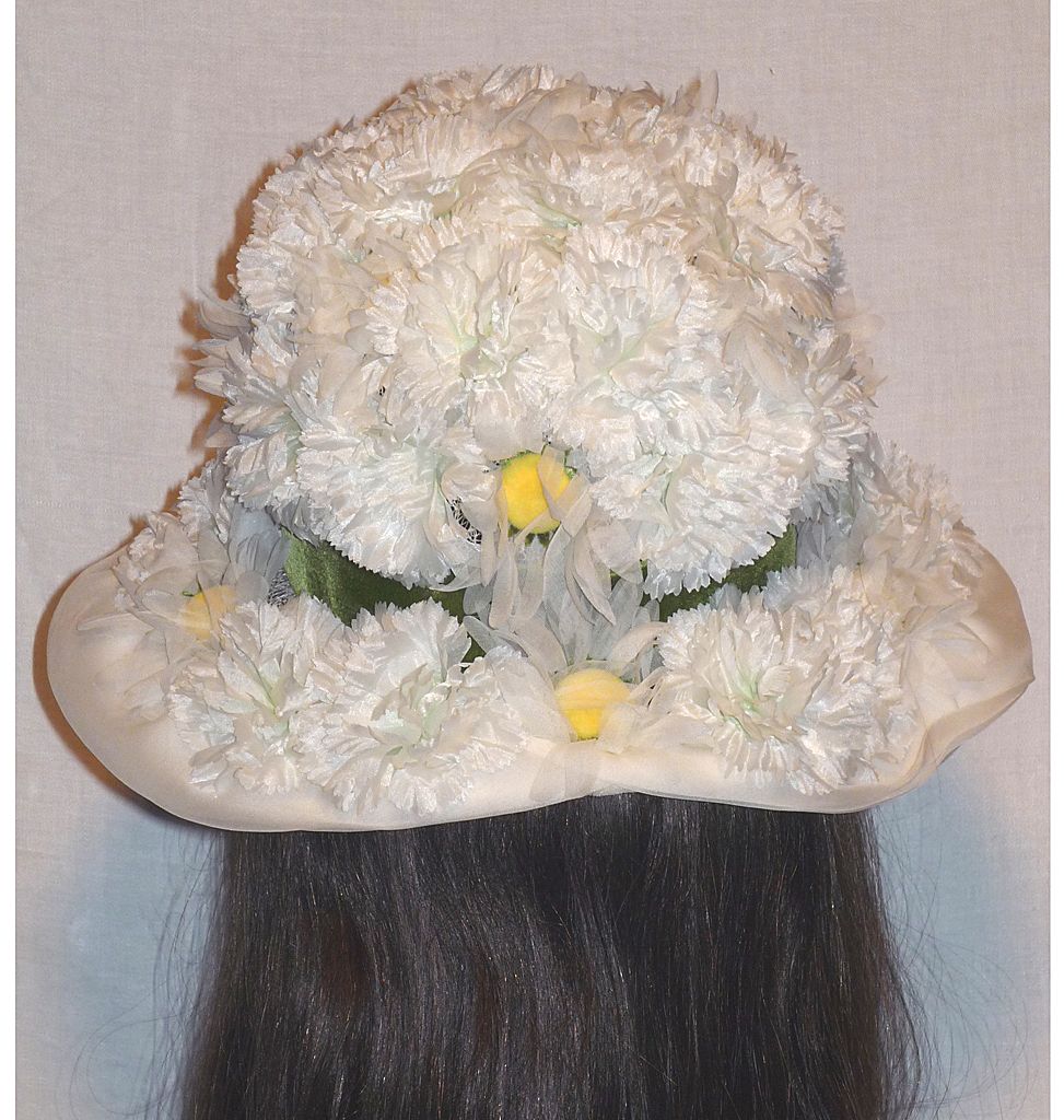 Vintage 1960s Floral Hat with Cascades of Daisies and Carnations Vintage 1960s Floral Hat with Cascades of Daisies and Carnations