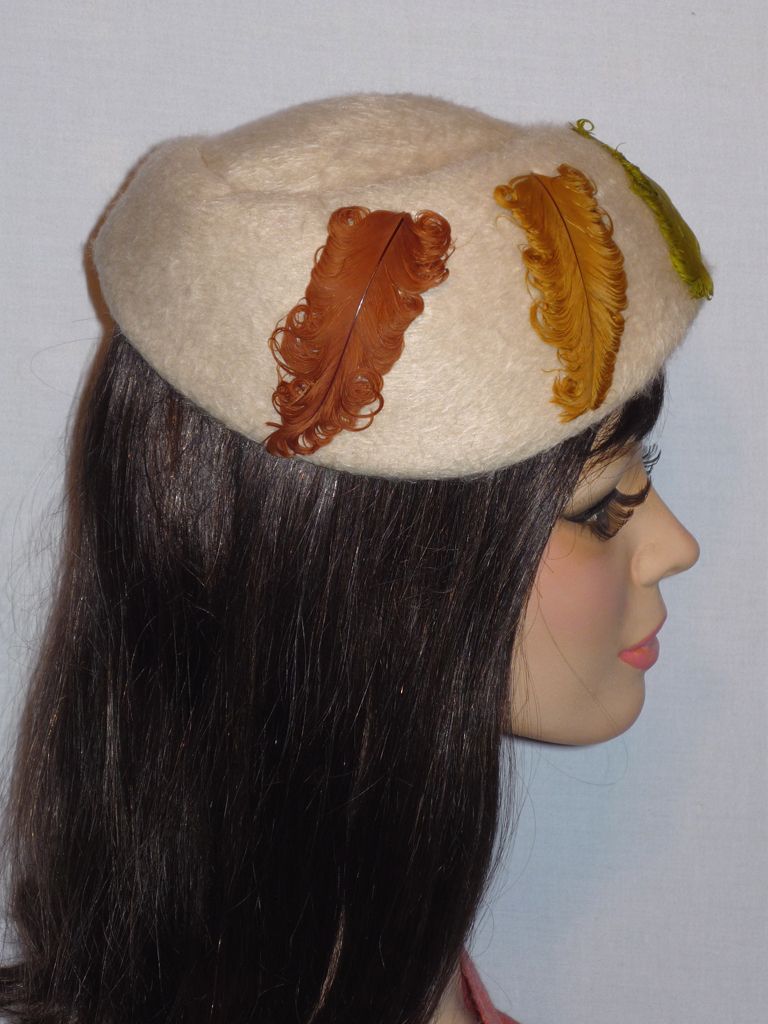1960s Fur Felt Dish Hat With Curled Feathers 1960s Fur Felt Dish Hat With Curled Feathers