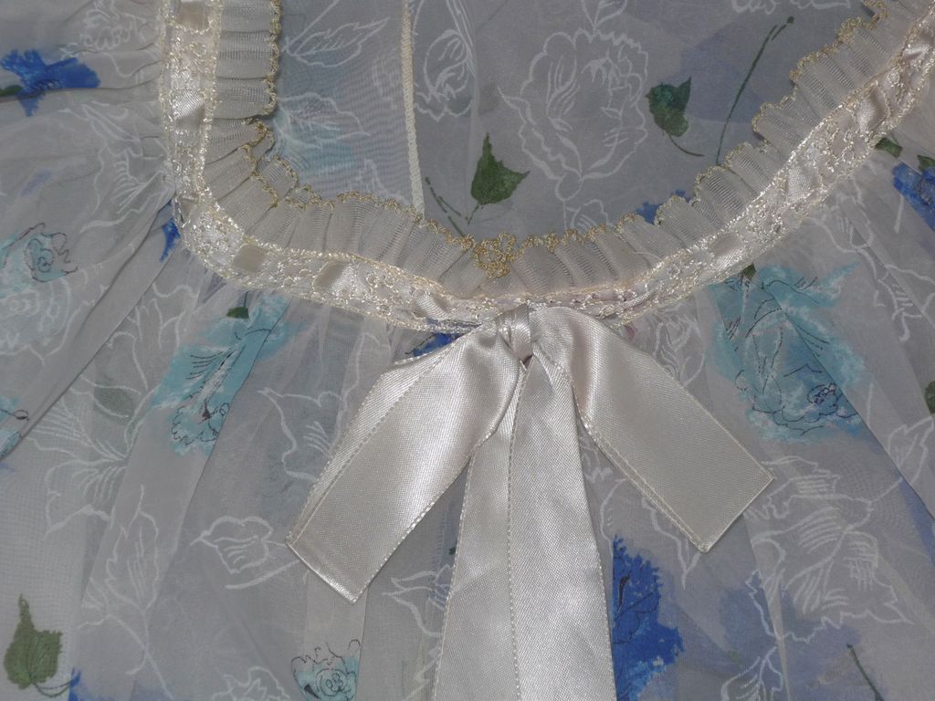 1950s Tula Designers Collection Peignoir Set 1950s Tula Designers Collection Peignoir Set