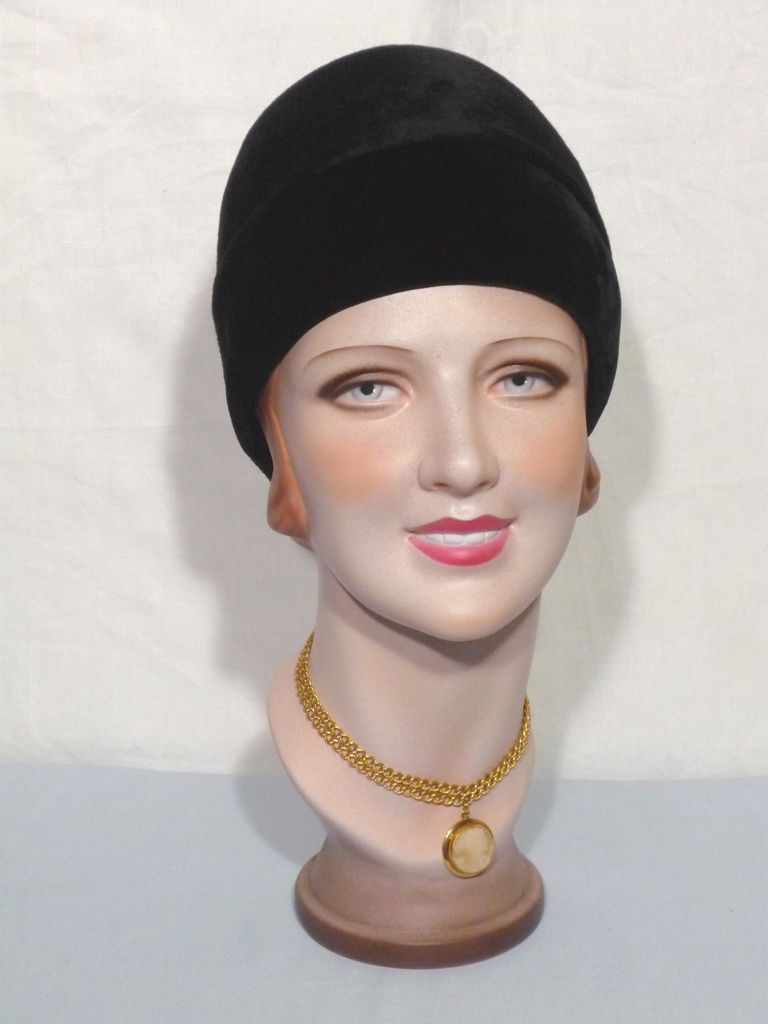 Vintage1960s Archie Eason Fur Felt and Velvet Helmet Cloche Style Hat Vintage1960s Archie Eason Fur Felt and Velvet Helmet Cloche Style Hat