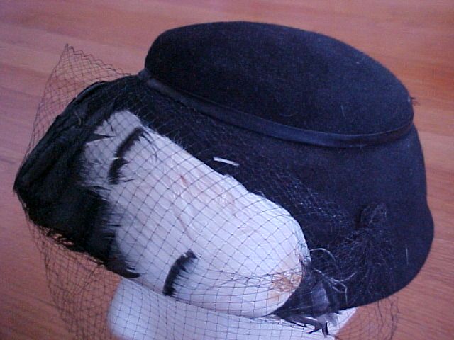 Henry Pollack 100 % Wool Womens Hat with White & Black Feathers Henry Pollack 100 % Wool Womens Hat with White & Black Feathers