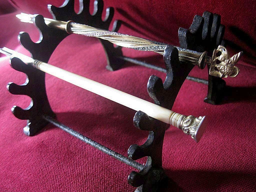 Oxidized Iron Victorian Multiple Pen Rest Oxidized Iron Victorian Multiple Pen Rest